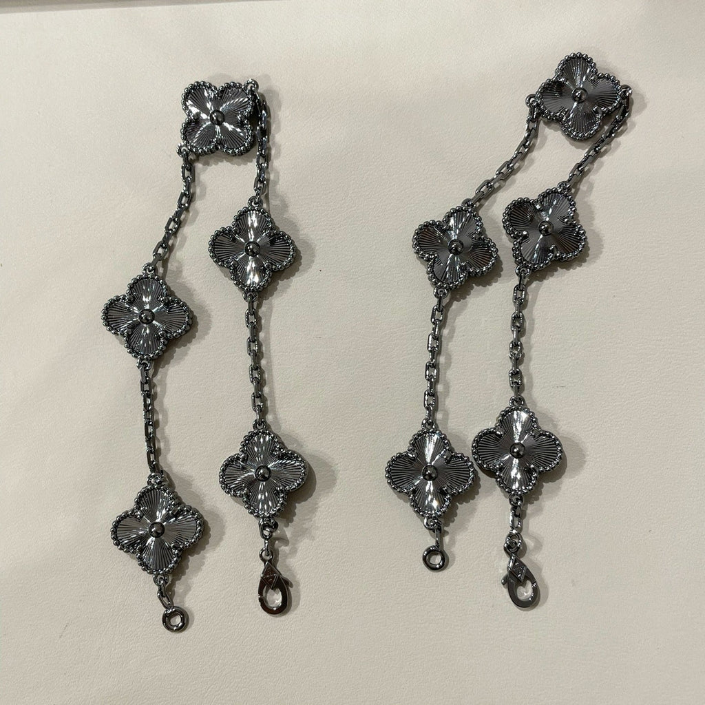 [Glow Jewelry]CLOVER 5 MOTIF BLACK BRACELET