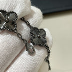 [Glow Jewelry]CLOVER 5 MOTIF BLACK BRACELET