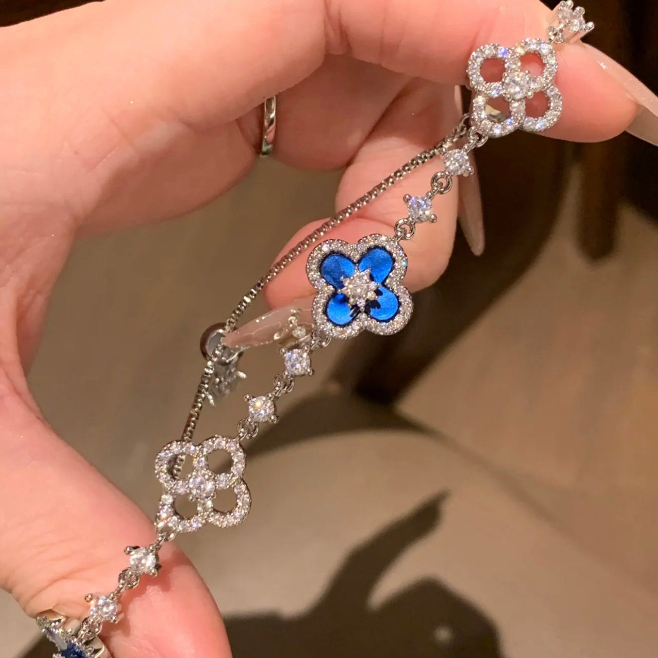 GlowCLOVER 5 MOTIF PINK BLUE RED WHITE BRACELET