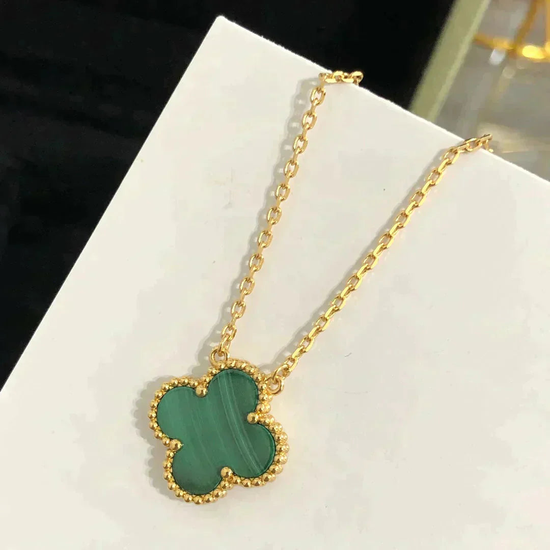 ¡®Glow¡¯CLOVER 15MM MALACHITE SINGLE FLOWER  NECKLACE