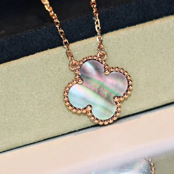 ¡®Glow¡¯CLOVER 15MM  GRAY MOTHER OF PEARL NECKLACE