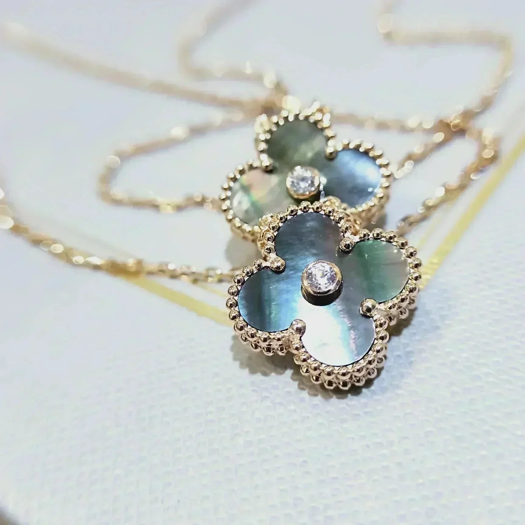 ¡®Glow¡¯CLOVER 15MM DIAMOND AND MOTHER-OF-GREY NECKLACE