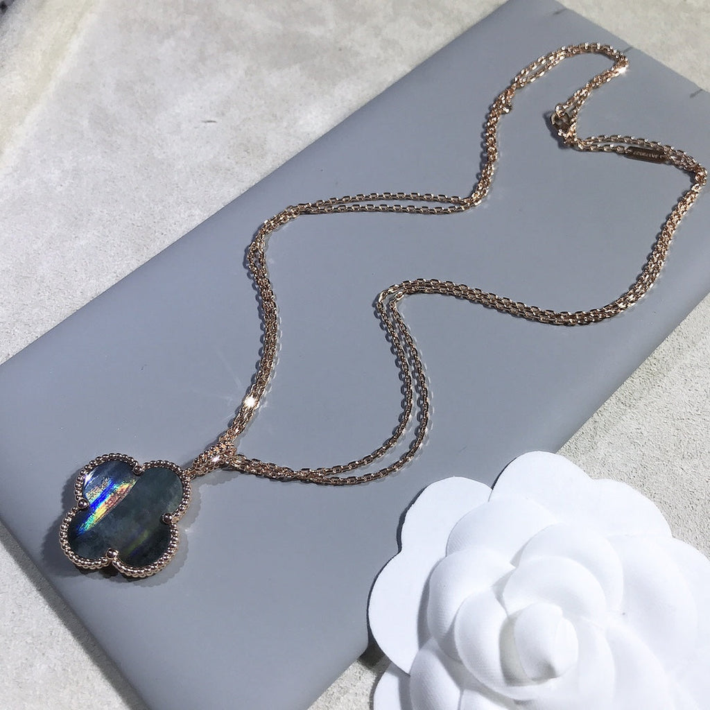 ¡®Glow¡¯CLOVER 25MM GOLD DARK MOP BIG CLOVER NECKLACE