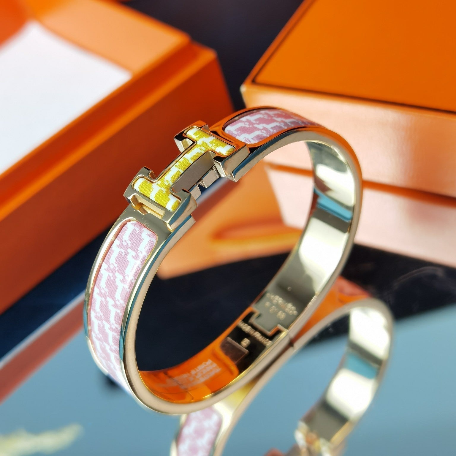 GlowH HORSE BRACELET 12MM