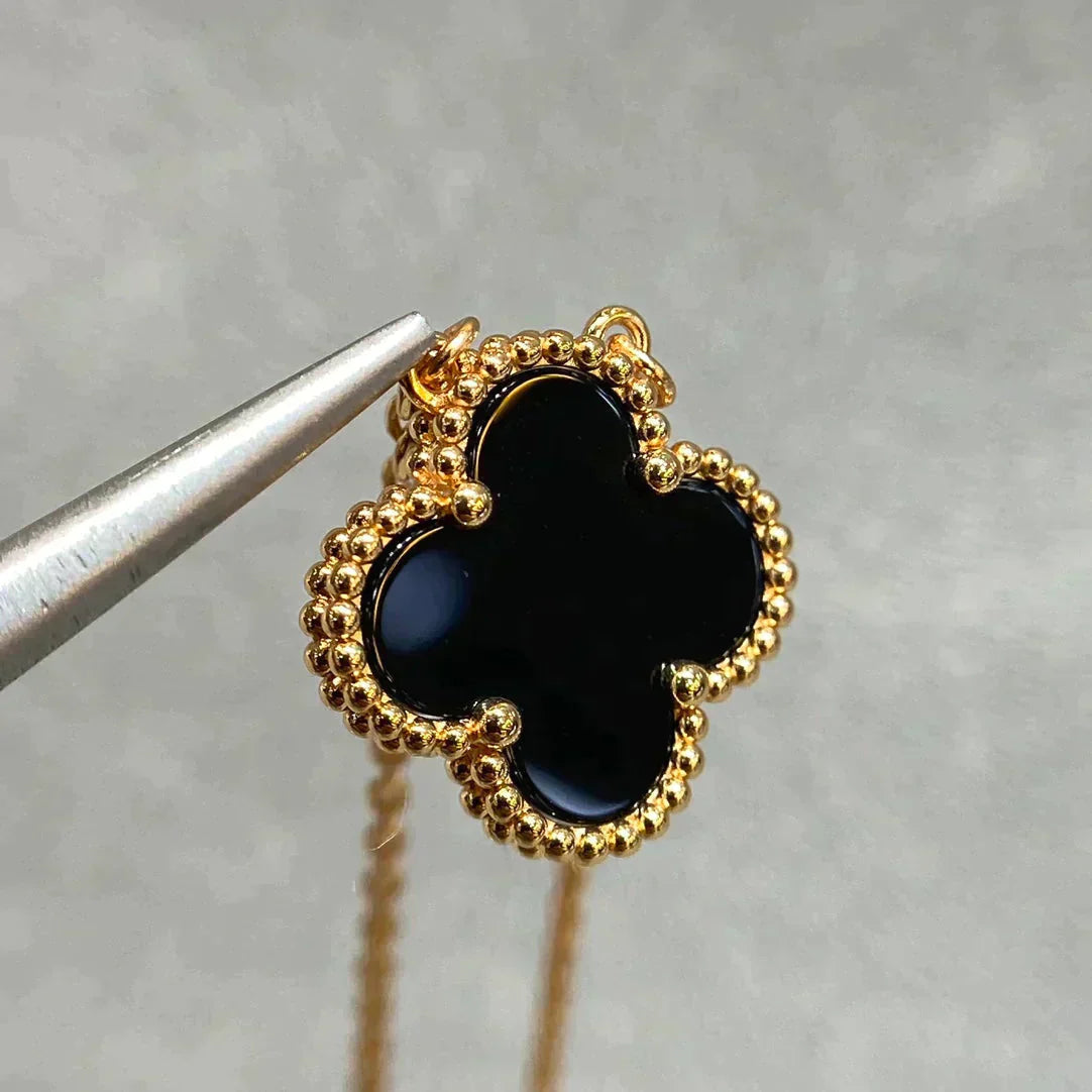 ¡®Glow¡¯CLOVER 15MM BLACK ONYX SINGLE FLOWER NECKLACE