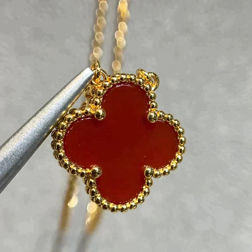 ¡®Glow¡¯CLOVER 15MM CARNELIAN SINGLE FLOWER NECKLACE