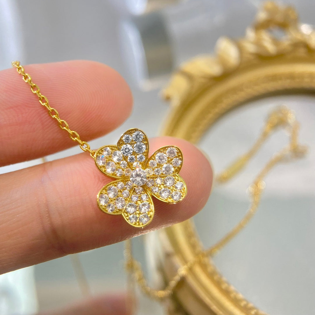 ¡®Glow¡¯FLOWER DIAMOND NECKLACE