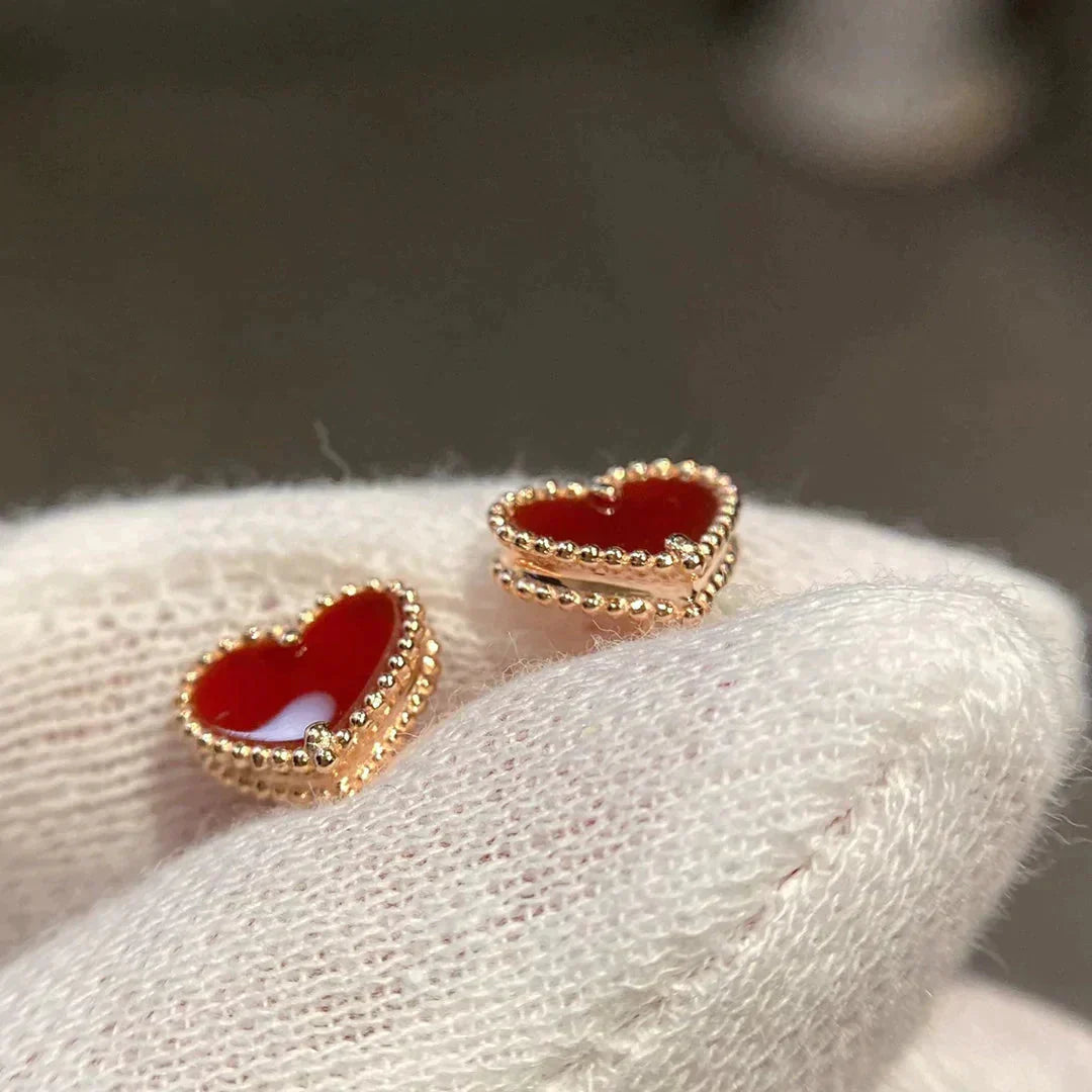 ¡®Glow¡¯HEART CARNELIAN STUD EARRINGS