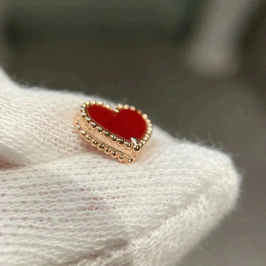 ¡®Glow¡¯HEART CARNELIAN STUD EARRINGS
