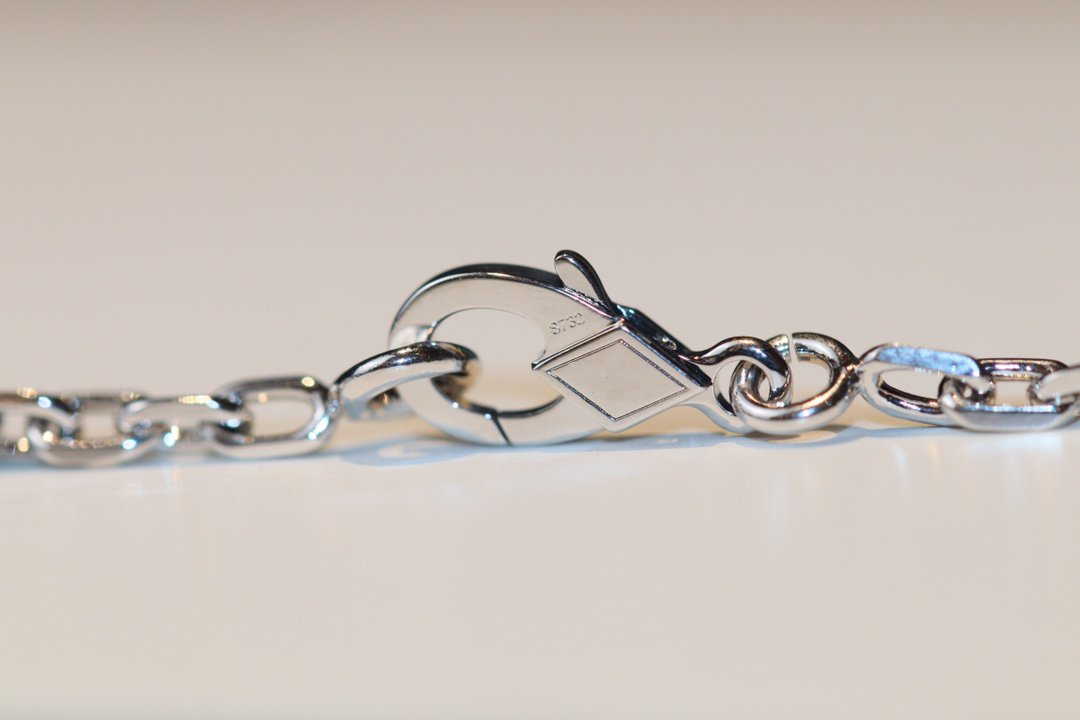 ¡®Glow¡¯CLOVER 20 MOTIFS ONYX DIAMOND SILVER