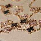 ¡®Glow¡¯CLOVER 20 MOTIFS DARK MOP DIAMOND  NECKLACE