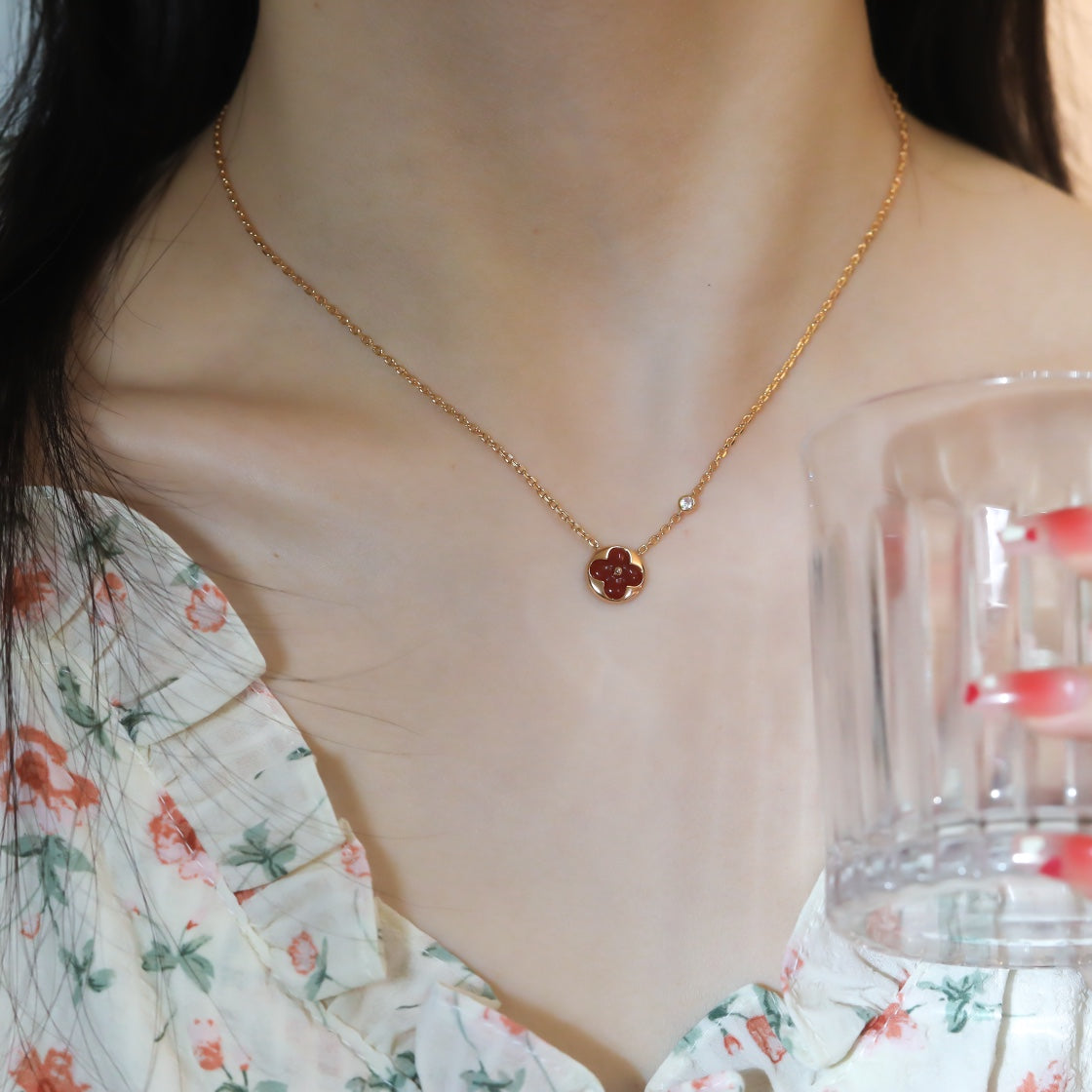 GlowSUN PEDANT PINK GOLD 1 DIAMOND NECKLACE