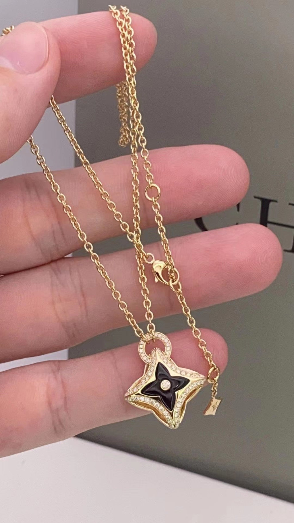 GlowSTAR PEDANT PINK GOLD DIAMOND NECKLACE
