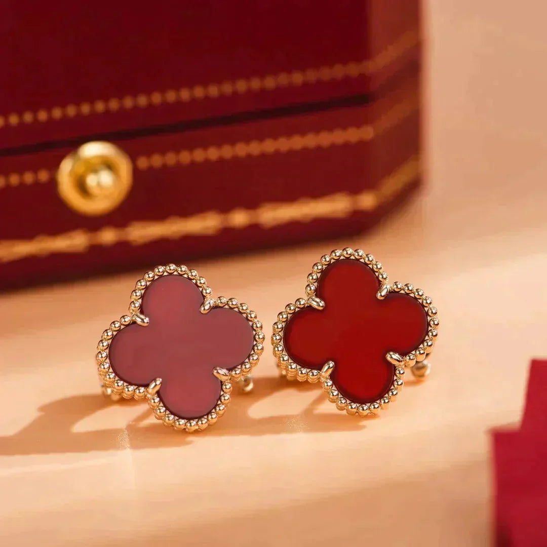 ¡®Glow¡¯CLOVER MEDIUM 1 MOTIFS CARNELIAN  EARRINGS