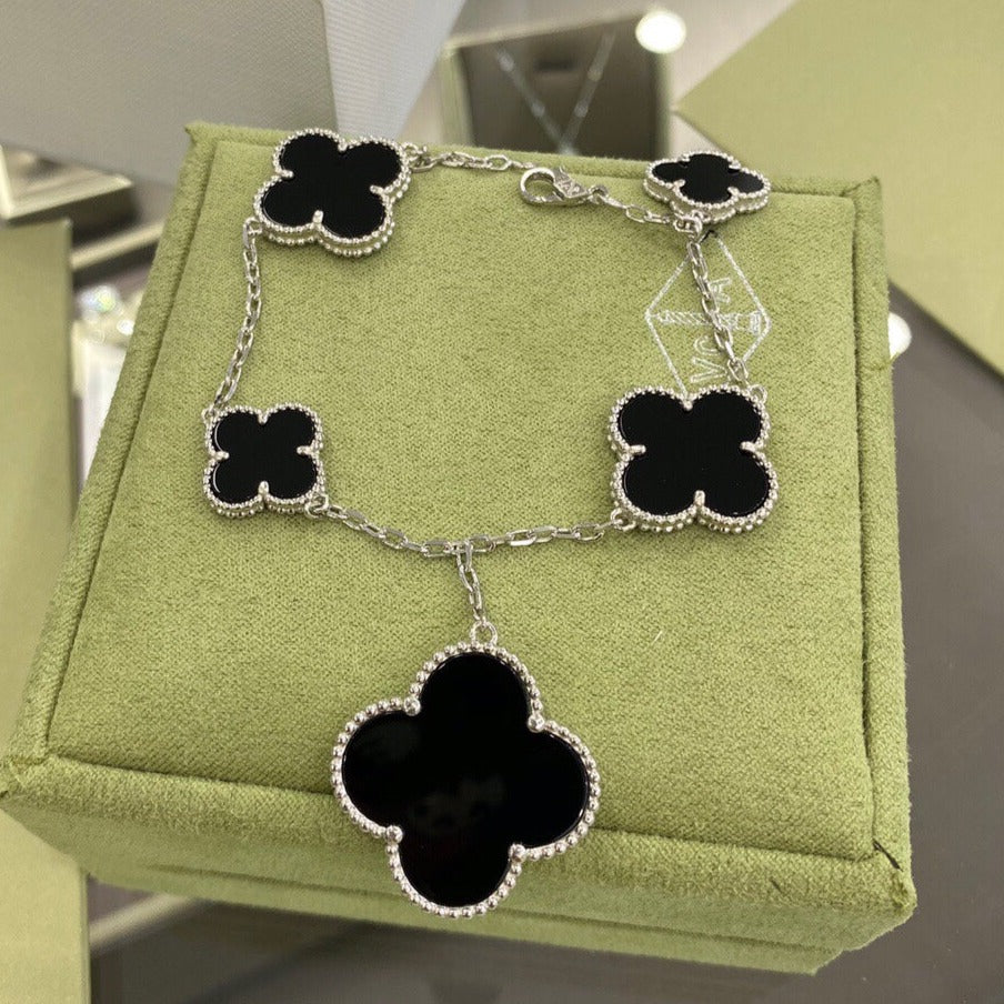 ¡®Glow¡¯CLOVER 5 MOTIFS SIVLER ONYX BRACELET