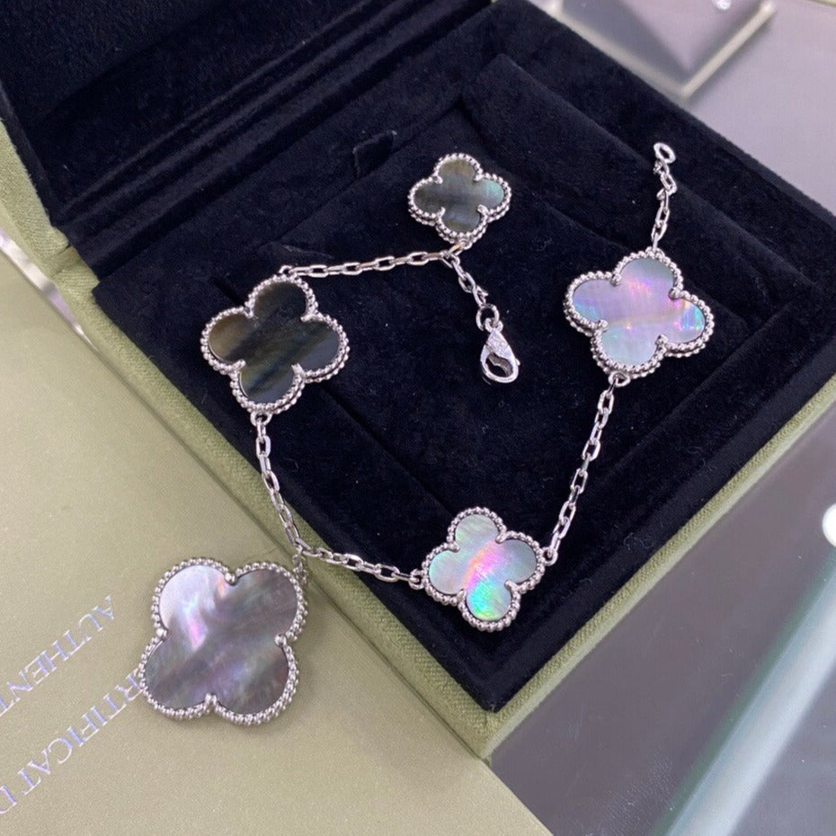 ¡®Glow¡¯CLOVER 5 MOTIFS SIVLER DARK MOP BRACELET