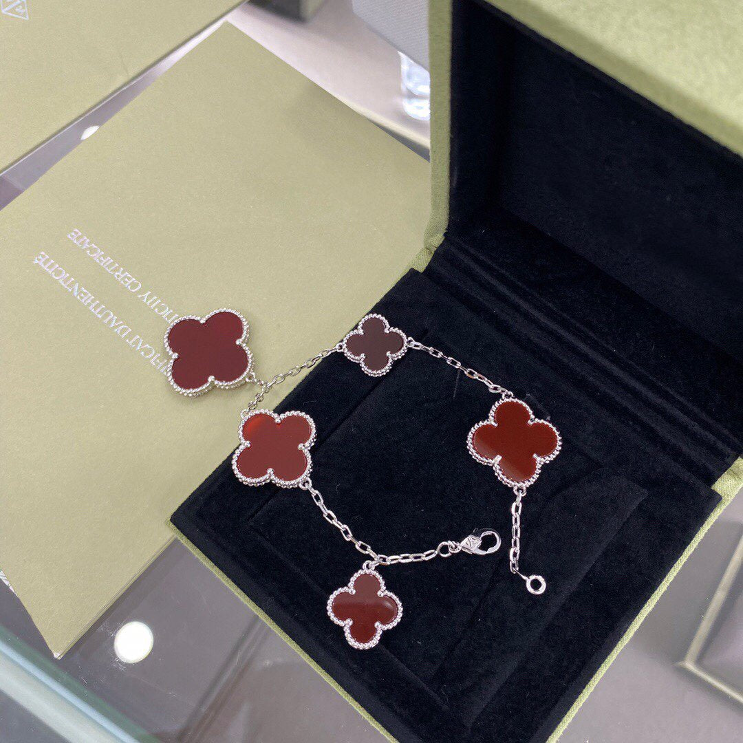 ¡®Glow¡¯CLOVER 5 MOTIFS SIVLER CARNELIAN BRACELET