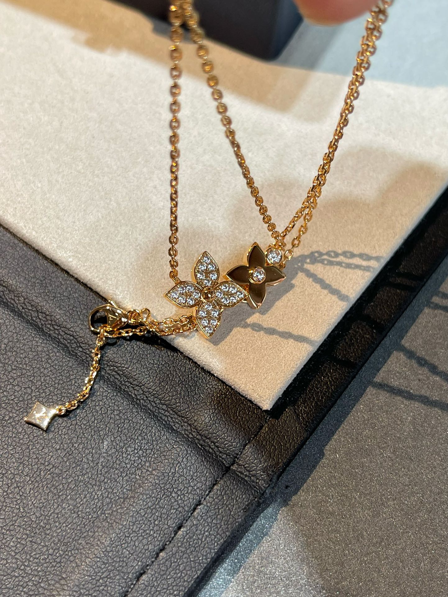 GlowSTAR BLOSSOM NECKLACE PINK GOLD DIAMONDS