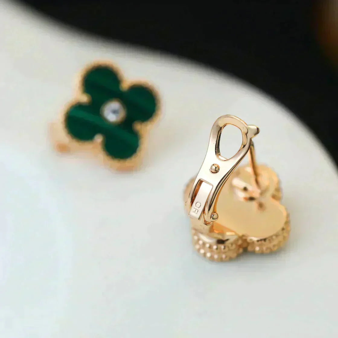 ¡®Glow¡¯CLOVER MEDIUM 1 MOTIFS MALACHITE DIAMOND EARRINGS