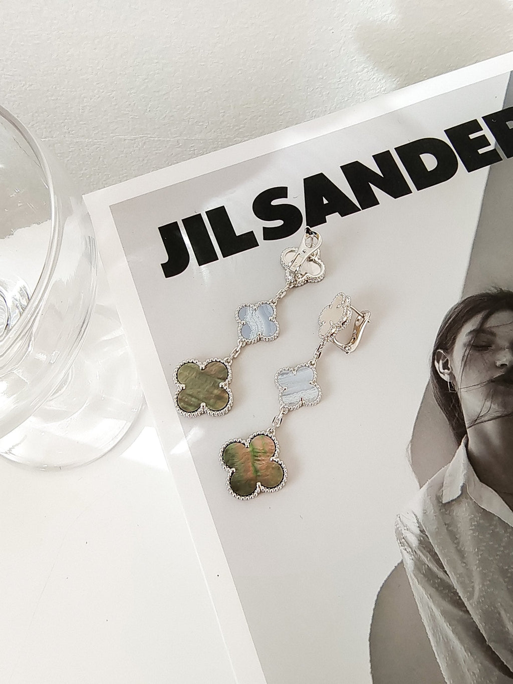 ¡®Glow¡¯CLOVER 3 MOTIFS CHALCEDONY DARK MOP SILVER EARRINGS