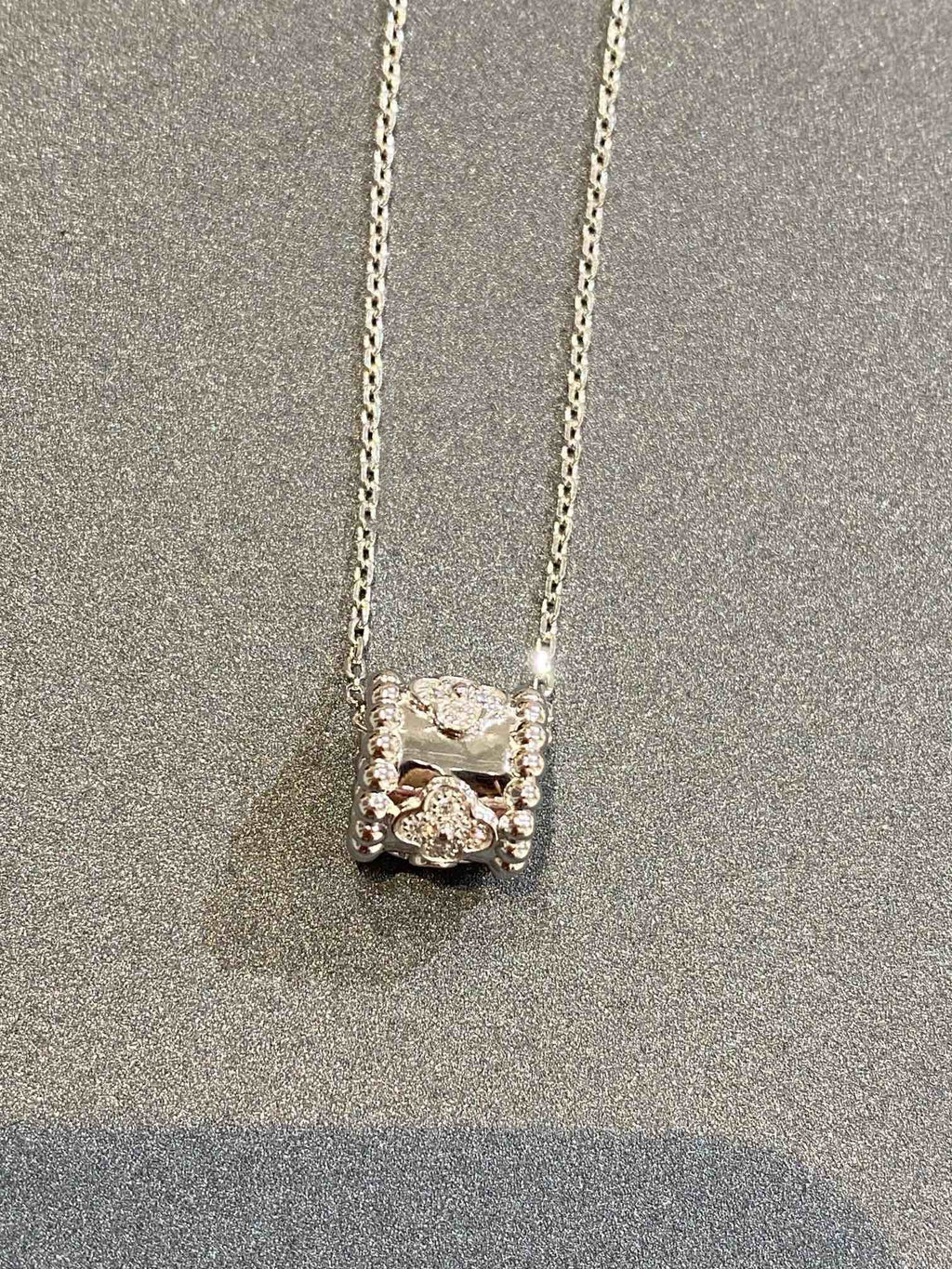 ¡®Glow¡¯PERLEE PEDANT SIVLER DIAMOND NECKLACE
