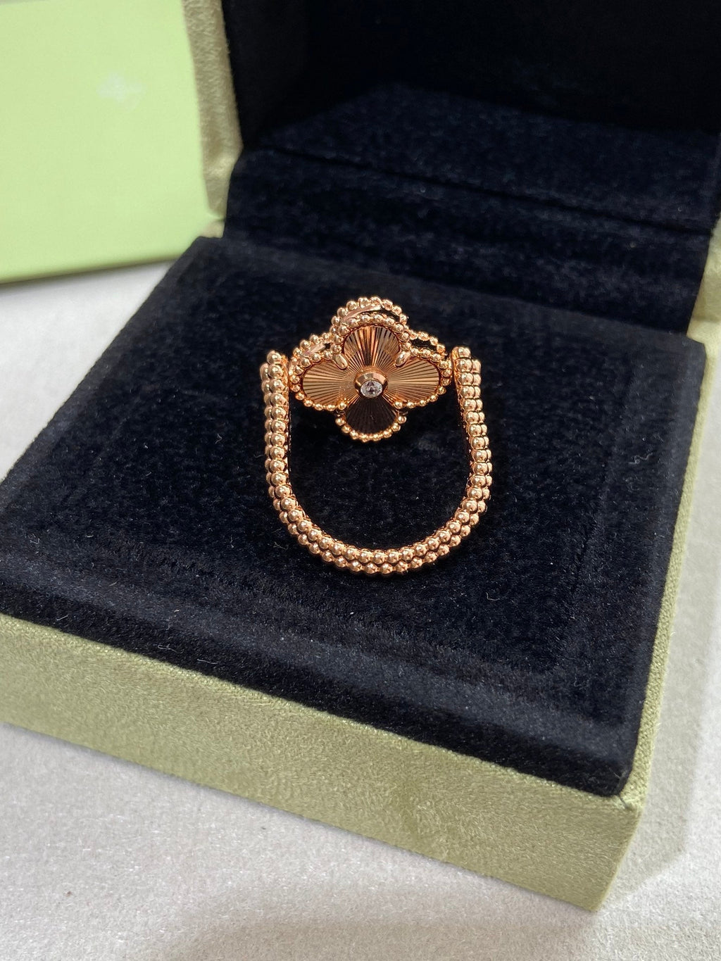 ¡®Glow¡¯CLOVER RIVERSIBLE ROSE GOLD RING