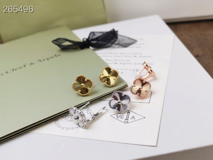¡®Glow¡¯CLOVER MEDIUM STUD EARRINGS