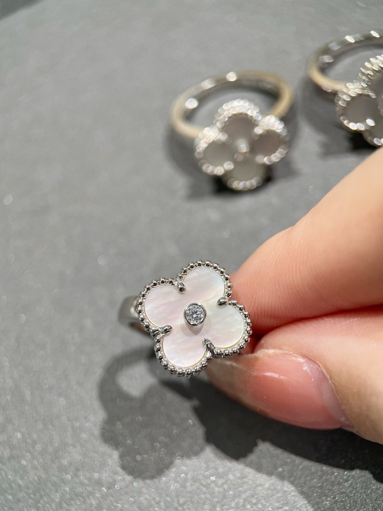 ¡®Glow¡¯CLOVER SILVER MOP DIAMOND RING