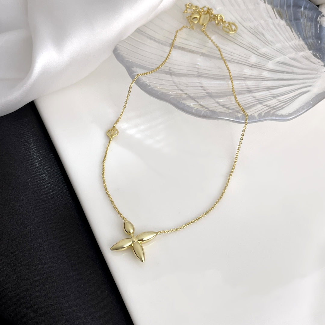 GlowLOUISETTE GOLD NECKLACE