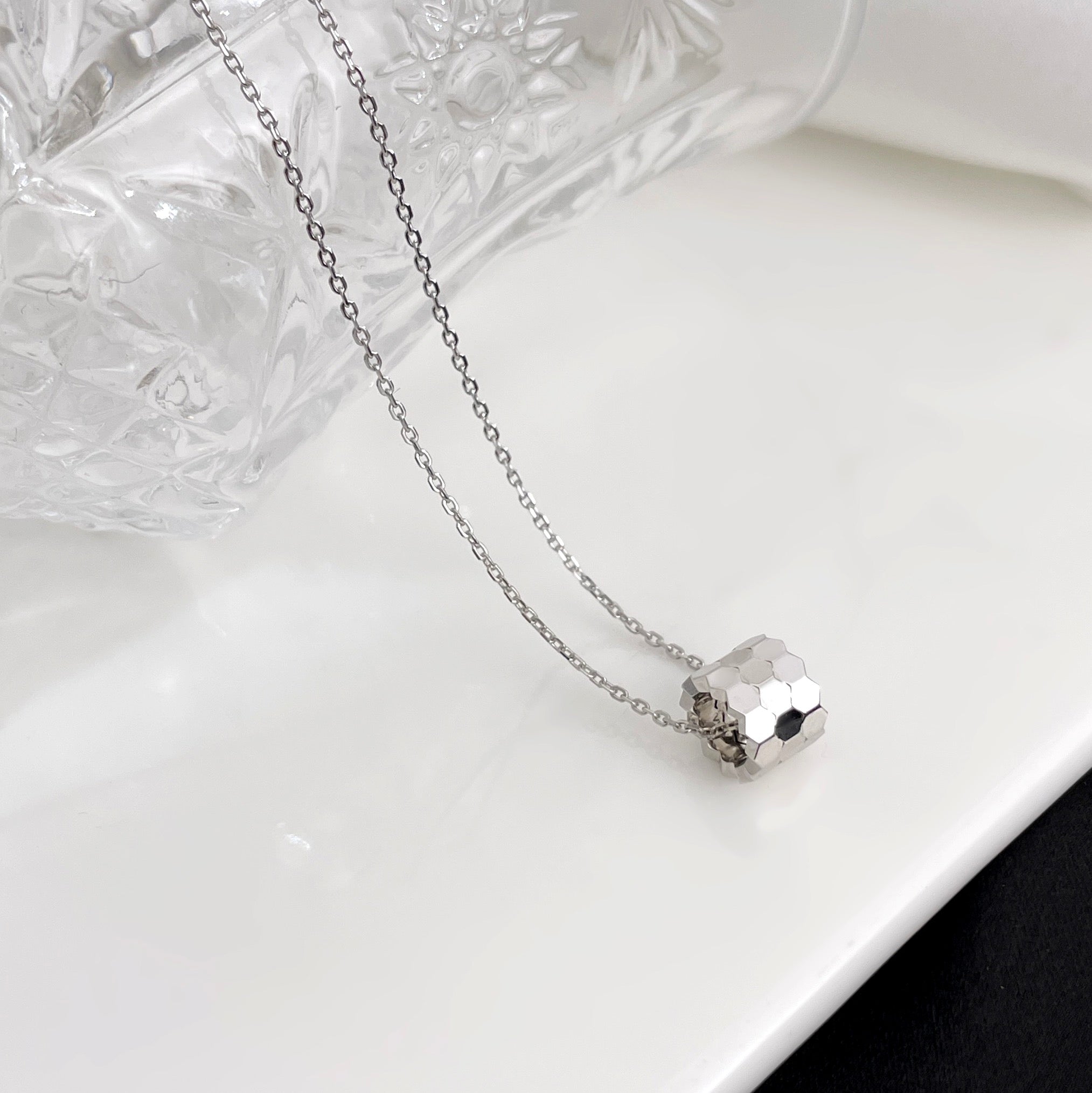 GlowBEE MINI NECKLACE