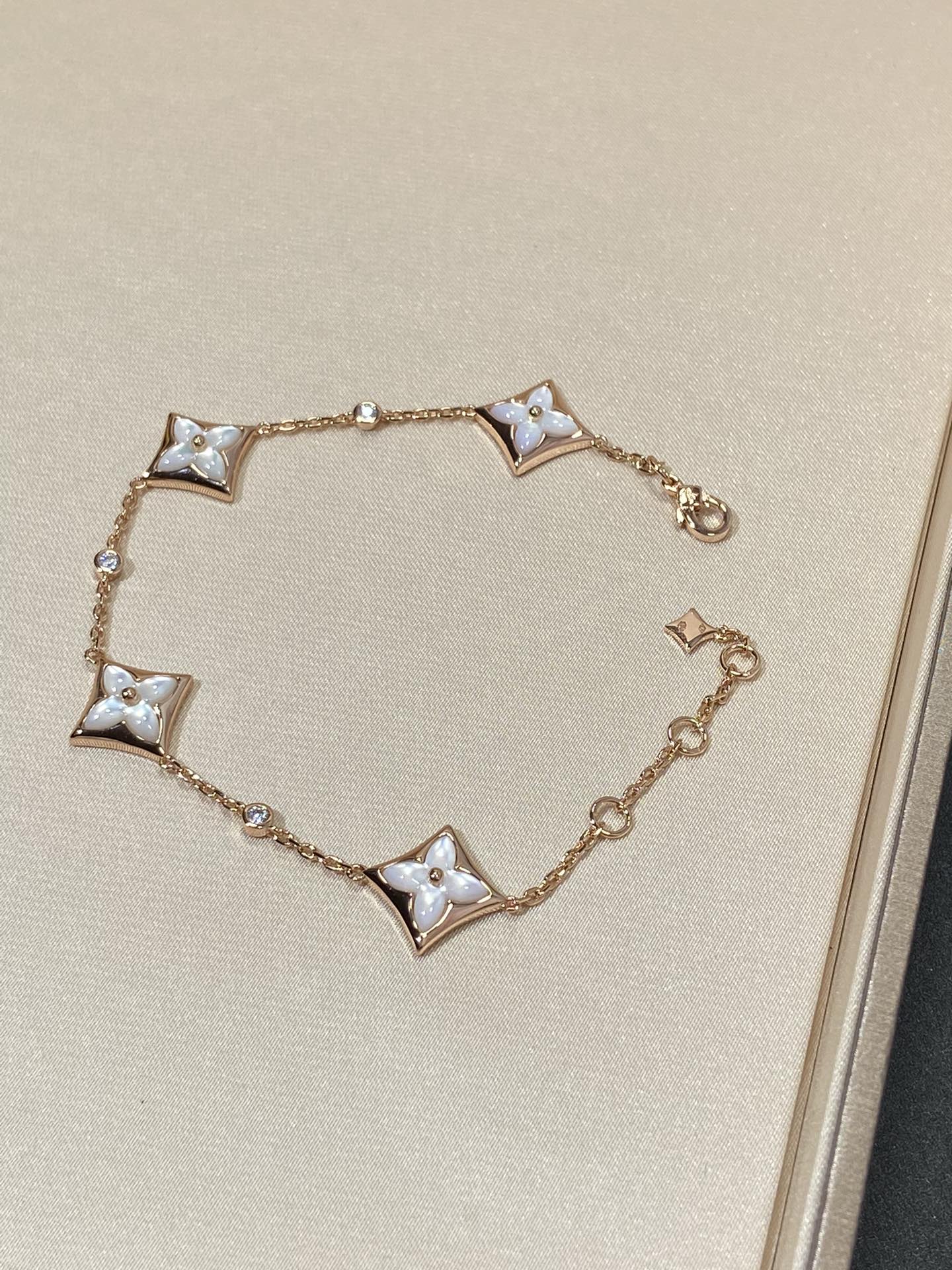 GlowSTAR 4 MOTIF MOP DIAMOND PINK GOLD BRACELET