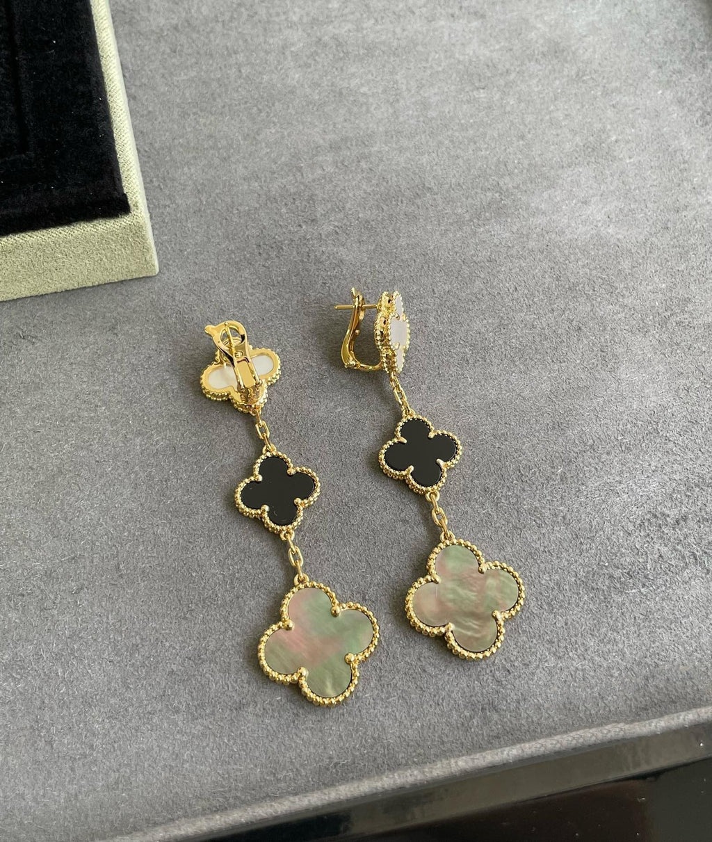 ¡®Glow¡¯CLOVER 3 MOTIF MOP ONYX DARK MOP PINK GOLD EARRINGS