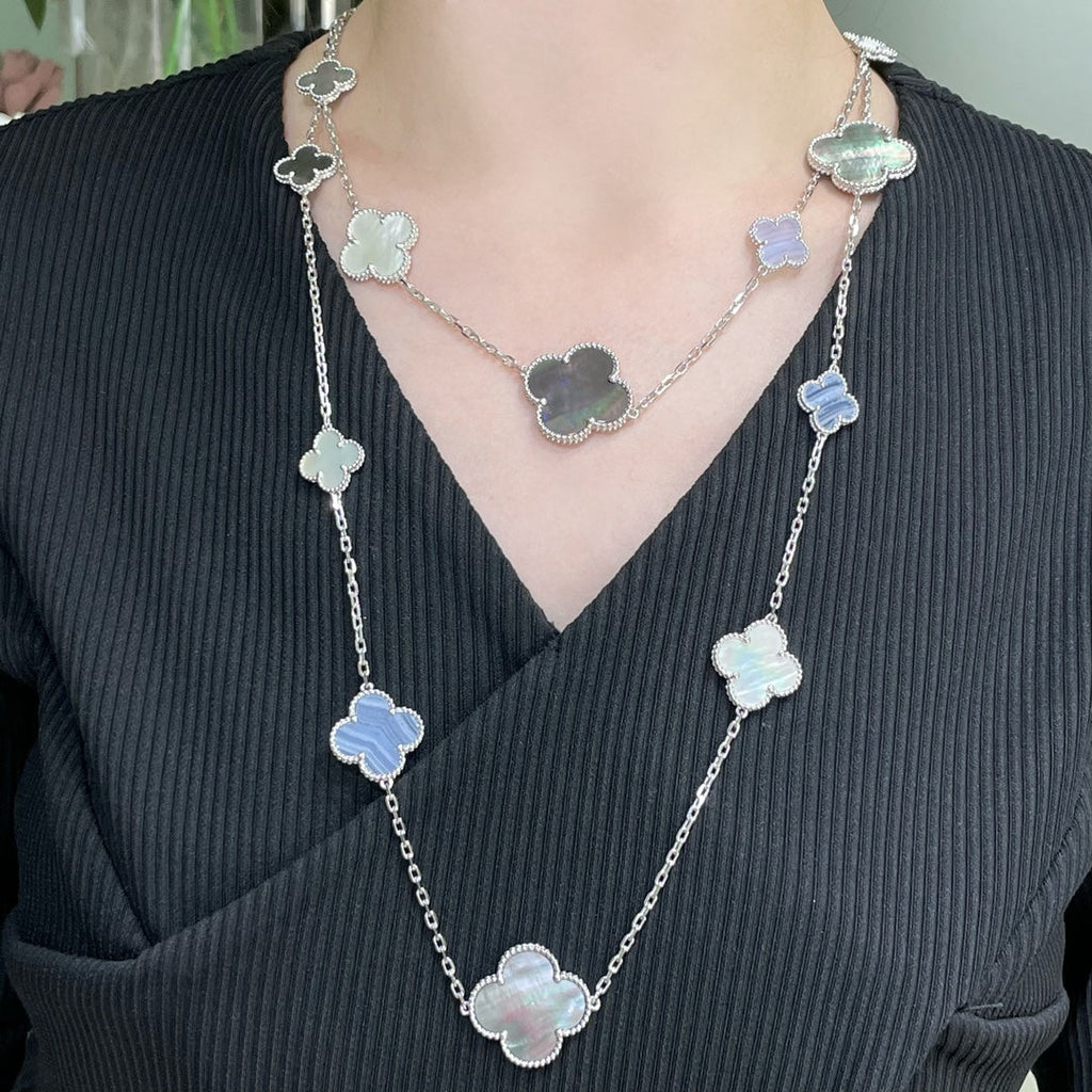 ¡®Glow¡¯CLOVER 16 MOTIF CHALCEDONY MOP SILVER NECKLACE