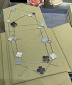 ¡®Glow¡¯CLOVER 16 MOTIF CHALCEDONY MOP SILVER NECKLACE