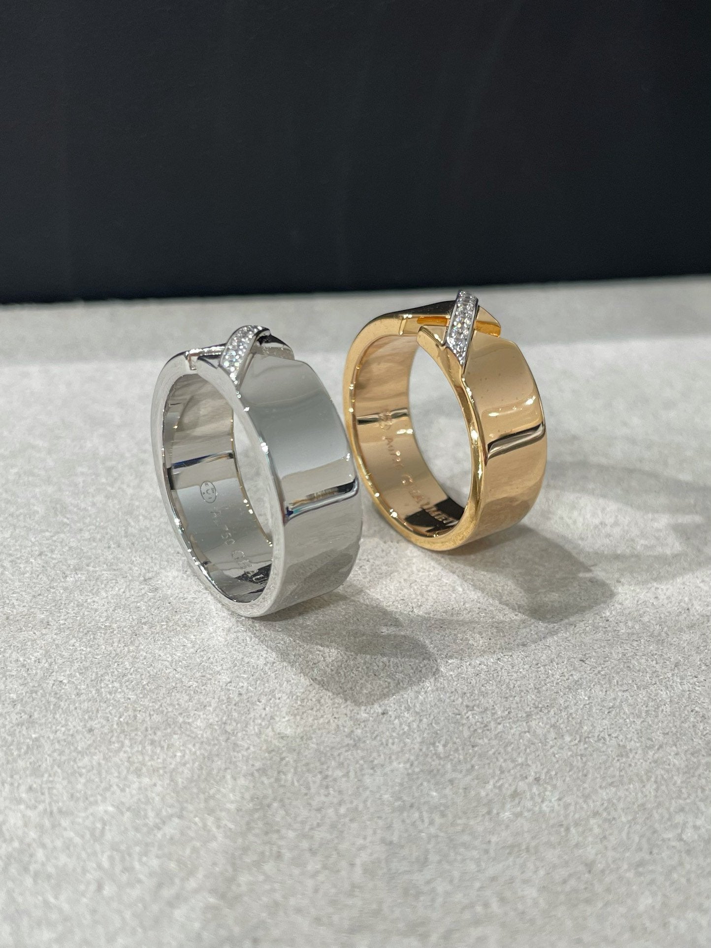 GlowLIENS EVIDENCE DIAOMOND RING