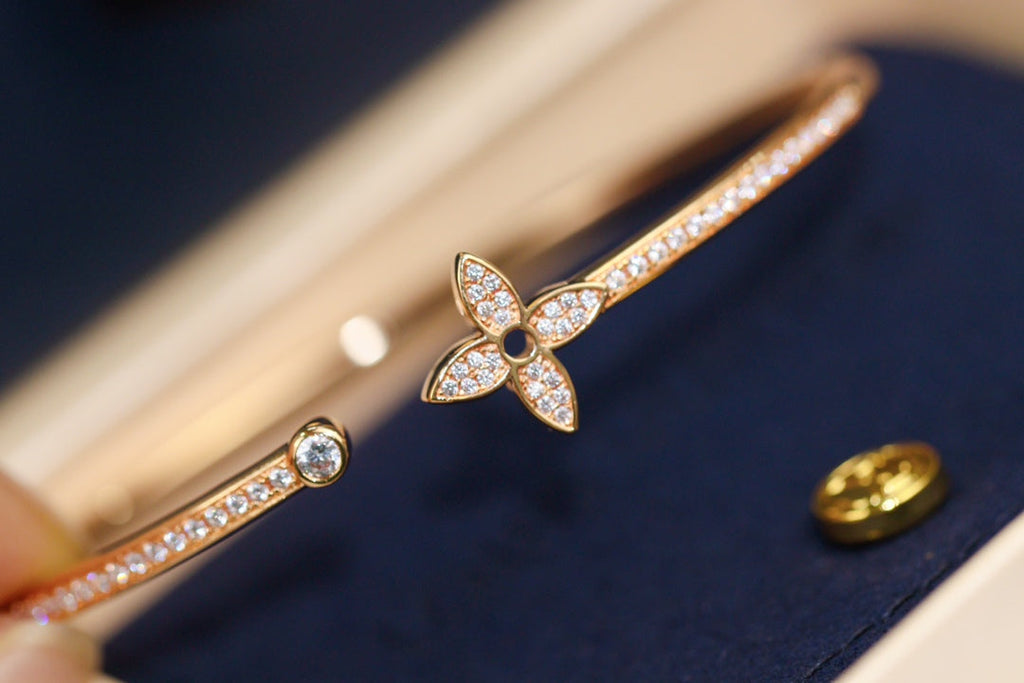 GlowIDYLLE PINK GOLD OPEN BRACELET DIAMOND PAVED