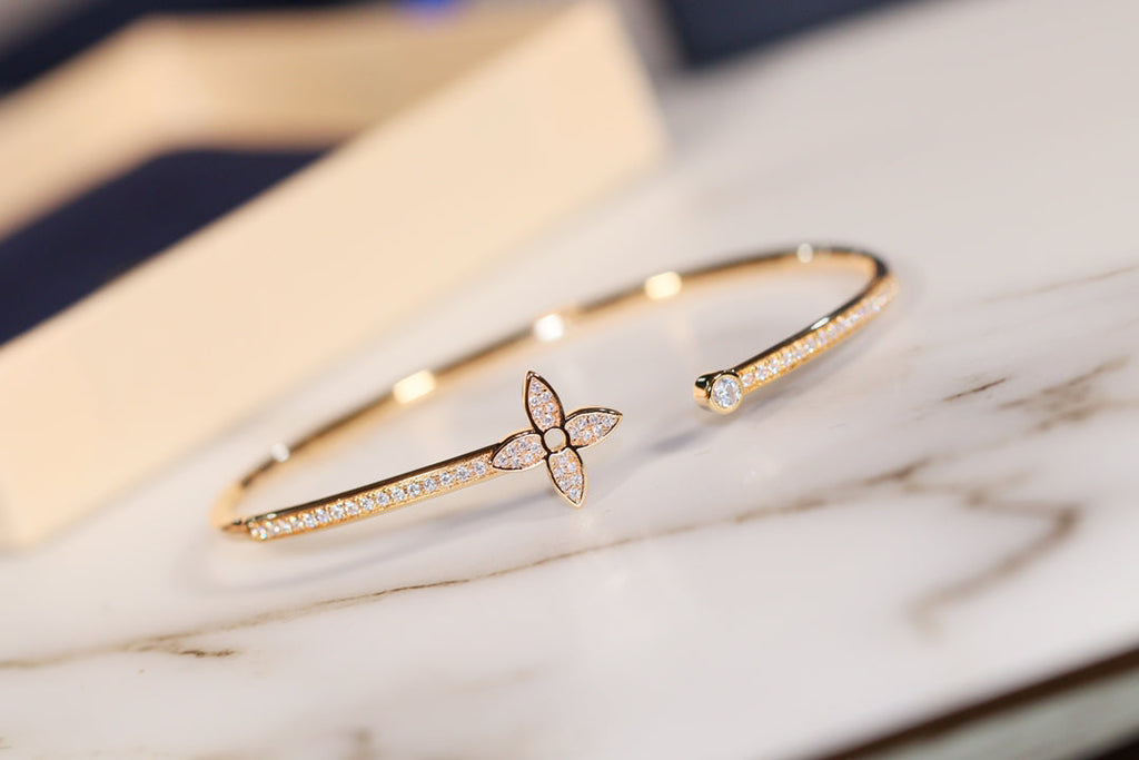 GlowIDYLLE GOLD OPEN BRACELET DIAMOND PAVED