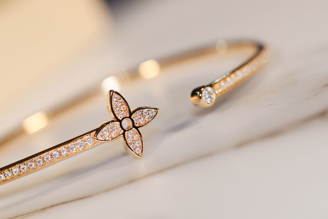 GlowIDYLLE GOLD OPEN BRACELET DIAMOND PAVED