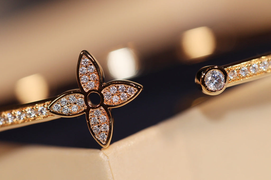 GlowIDYLLE GOLD OPEN BRACELET DIAMOND PAVED
