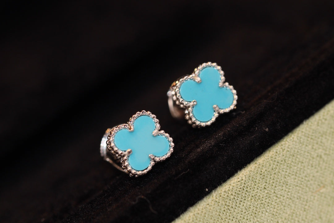 ¡®Glow¡¯CLOVER MINI TURQUOISE SILVER STUD EARRINGS