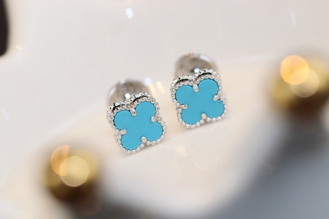 ¡®Glow¡¯CLOVER MINI TURQUOISE SILVER STUD EARRINGS