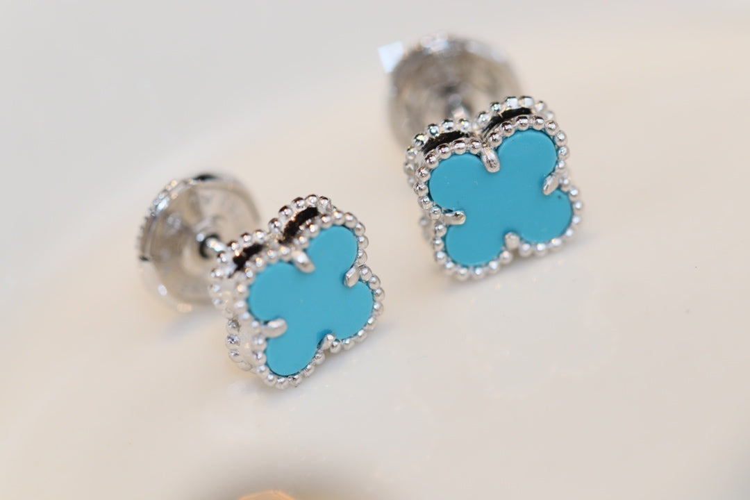¡®Glow¡¯CLOVER MINI TURQUOISE SILVER STUD EARRINGS