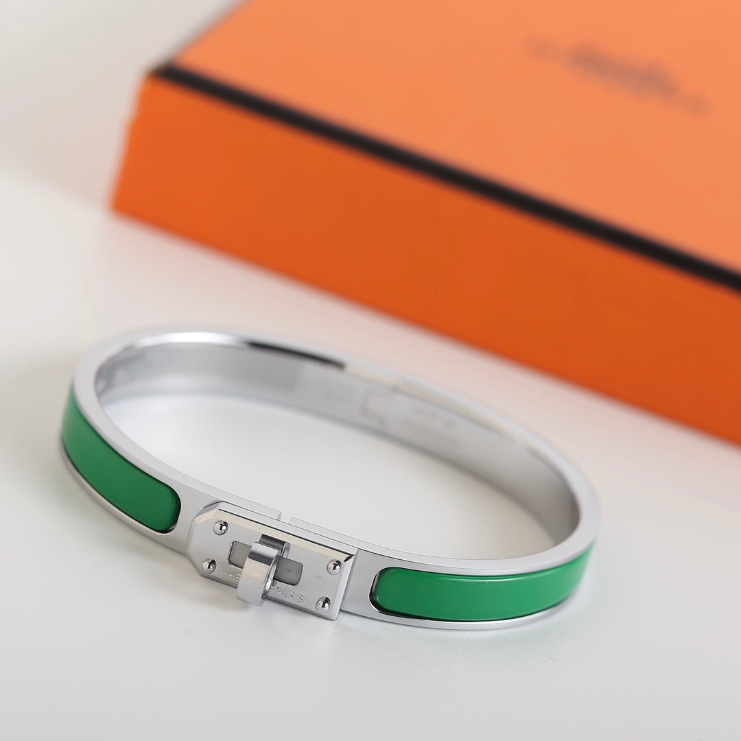 GlowHM KELLY GREEN BRACELET