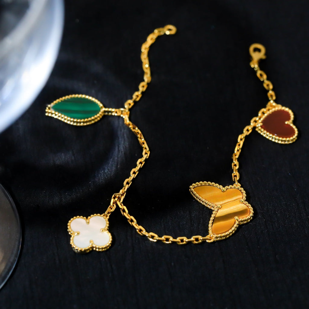 ¡®Glow¡¯LUCKY SPRING 5 MOTIF GOLD BRACELET
