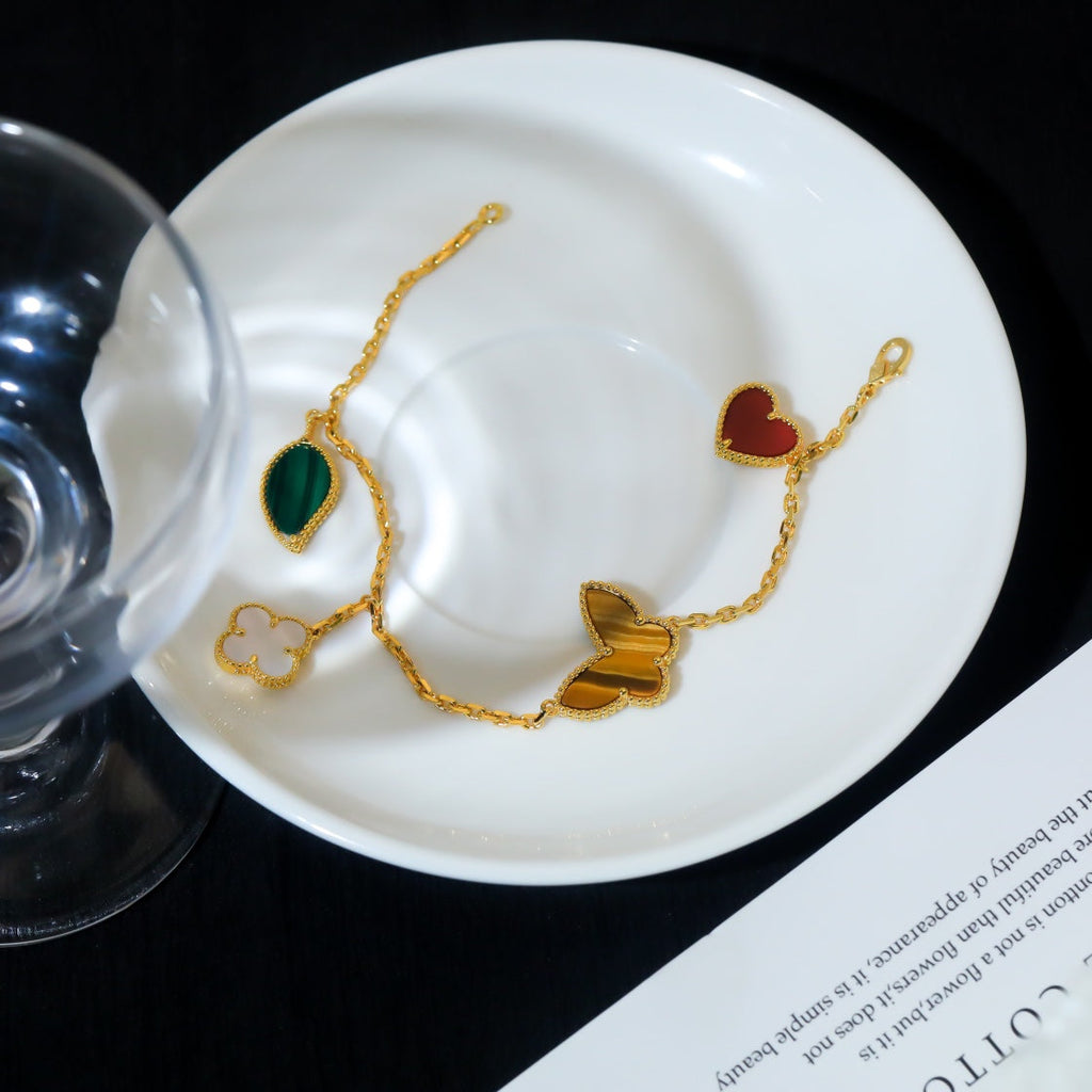 ¡®Glow¡¯LUCKY SPRING 5 MOTIF GOLD BRACELET