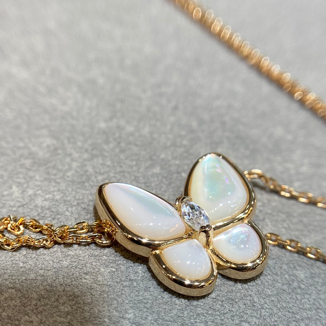 ¡®Glow¡¯BUTTERFLY MOP DIAMOND NECKLACE
