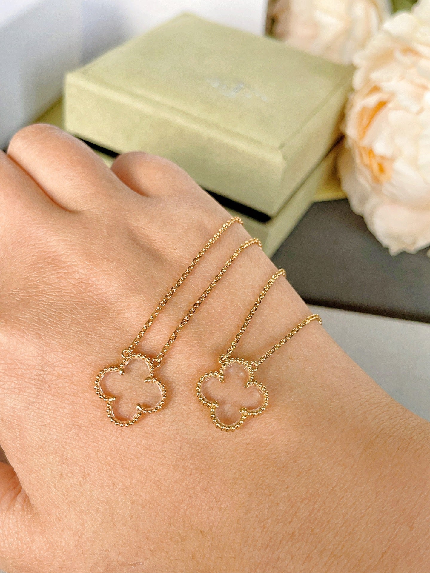 ¡®Glow¡¯CLOVER ROCK CRYSTAL ROSE GOLD NECKLACE