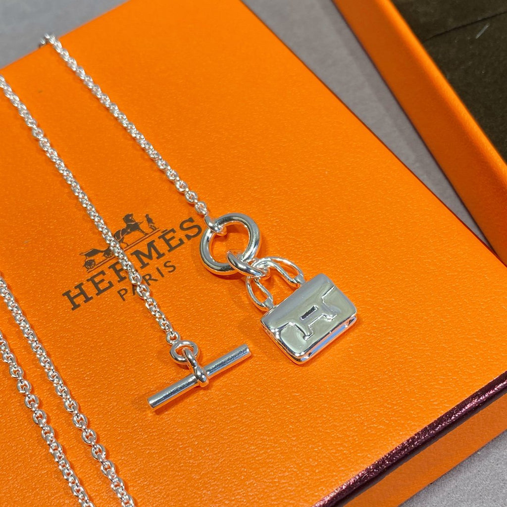 GlowCONSTANCE PEDANT SILVER NECKLACE