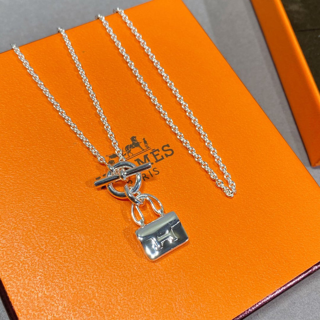 GlowCONSTANCE PEDANT SILVER NECKLACE