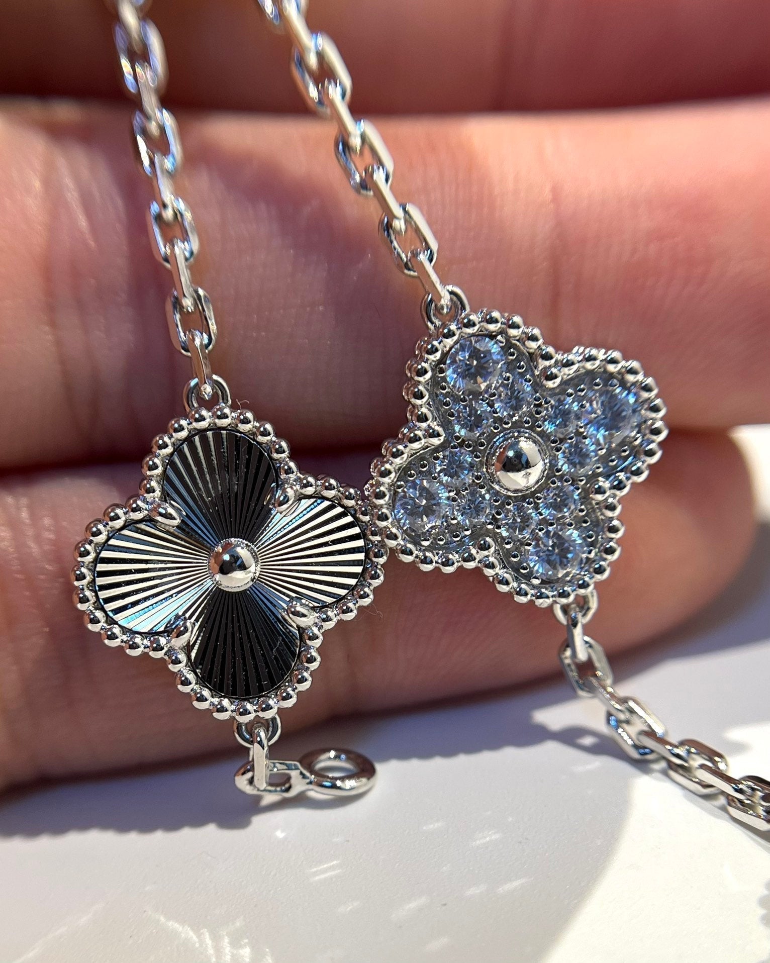 [Glow Jewelry] CLOVER 5 MOTIF LASER BRACELET COLLECTION